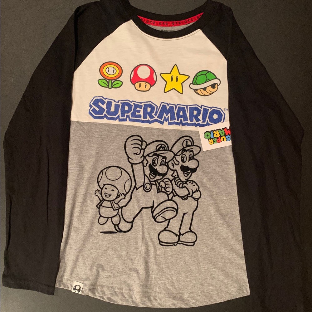 Super Mario Brothers⭐️ long sleeve shirt